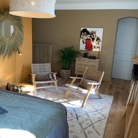 Bed and Breakfast La Bastide Des Grands Chenes Lambesc Zimmer foto