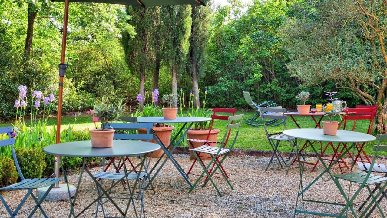 Bed and Breakfast La Bastide Des Grands Chenes Lambesc Exterior foto